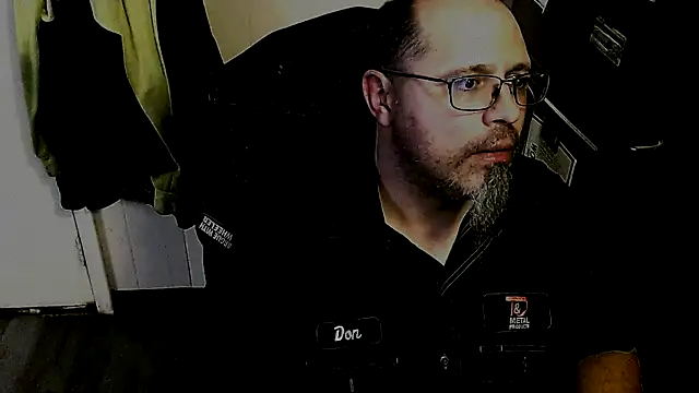 Snapshot of KrazyLegz chatting on November 2025 11:04:01 PM KrazyLegz online show from November 2025 11:04:01 PM