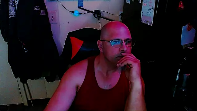 Snapshot of KrazyLegz chatting on April 2026 03:21:02 PM KrazyLegz online show from April 2026 03:21:02 PM