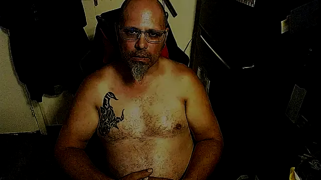 Snapshot of KrazyLegz chatting on June 2026 02:58:02 AM KrazyLegz online show from June 2026 02:58:02 AM