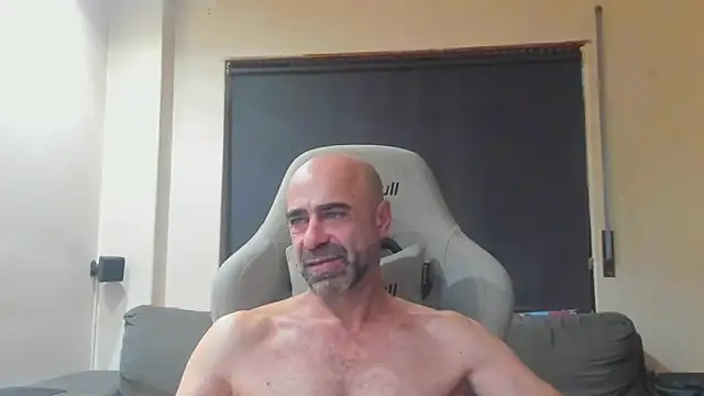 Snapshot of Bicopflirt chatting on October 2025 07:07:02 AM Bicopflirt online show from October 2025 07:07:02 AM