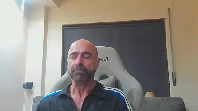 Snapshot of Bicopflirt chatting on November 2025 11:59:02 PM Bicopflirt online show from November 2025 11:59:02 PM