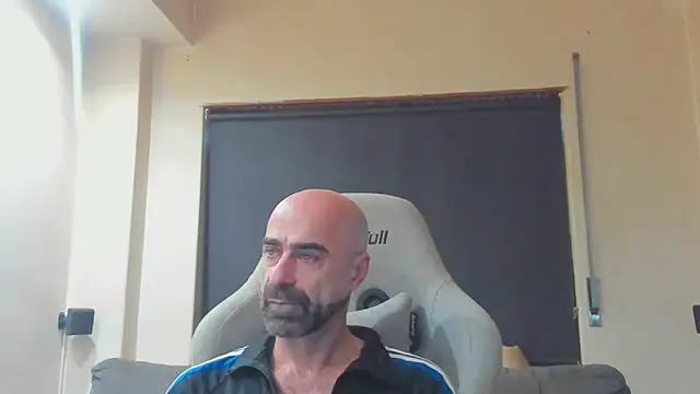 Snapshot of Bicopflirt chatting on November 2025 04:29:01 PM Bicopflirt online show from November 2025 04:29:01 PM