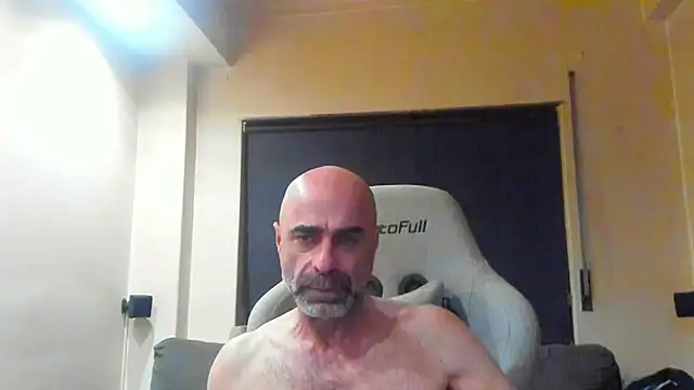 Snapshot of Bicopflirt chatting on May 2026 12:07:01 AM Bicopflirt online show from May 2026 12:07:01 AM