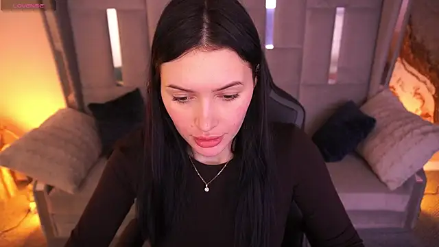 Snapshot of MilaSecrett chatting on December 2025 02:43:02 PM MilaSecrett online show from December 2025 02:43:02 PM