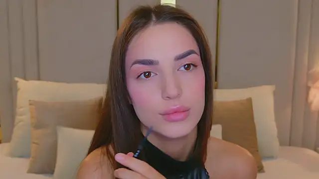 BellaHalles online show from December 2025 05:15:02 AM