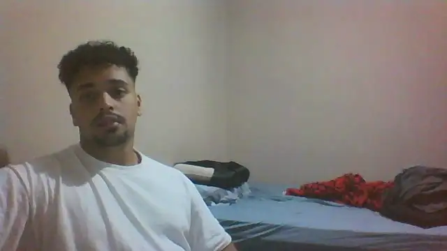 Snapshot of Xcumshot33 chatting on November 2025 04:01:02 AM Xcumshot33 online show from November 2025 04:01:02 AM