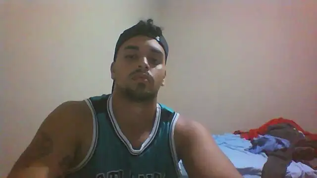 Snapshot of Xcumshot33 chatting on December 2025 03:23:01 AM Xcumshot33 online show from December 2025 03:23:01 AM