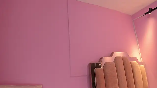 Snapshot of LoveQueen2 chatting on November 2025 11:43:01 AM LoveQueen2 online show from November 2025 11:43:01 AM