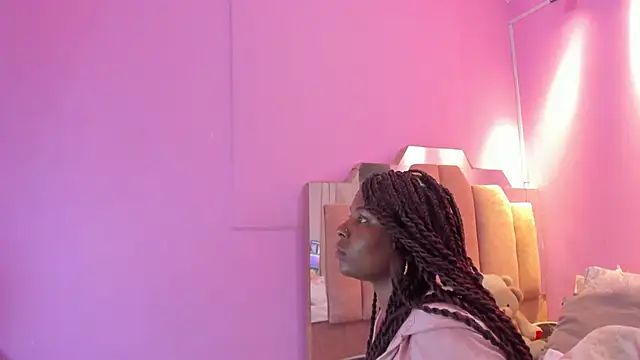 Snapshot of LoveQueen2 chatting on November 2025 11:58:01 AM LoveQueen2 online show from November 2025 11:58:01 AM