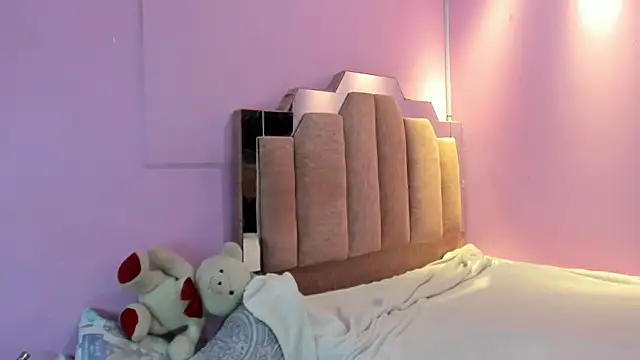 Snapshot of LoveQueen2 chatting on December 2025 11:52:02 AM LoveQueen2 online show from December 2025 11:52:02 AM