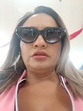 Afroditecash online show from October 2025 06:01:01 PM