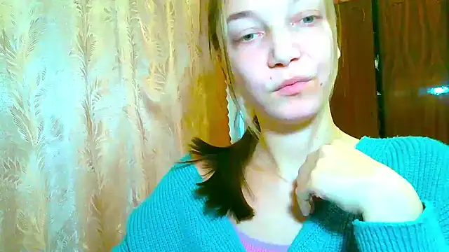 EmillyPlay online show from November 2025 10:47:02 AM