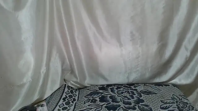 Burberrry  online show from September 2025 06:19:02 PM