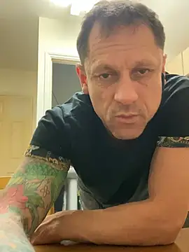 Snapshot of Yourhotboy_42 chatting on January 2025 07:18:02 PM Yourhotboy 42 online show from January 2025 07:18:02 PM