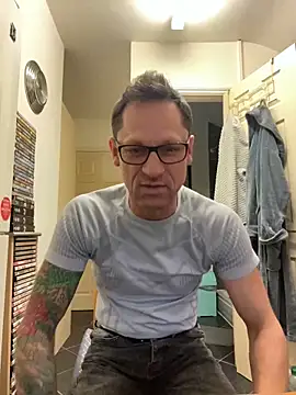 Snapshot of Yourhotboy_42 chatting on February 2025 03:53:02 PM Yourhotboy 42 online show from February 2025 03:53:02 PM