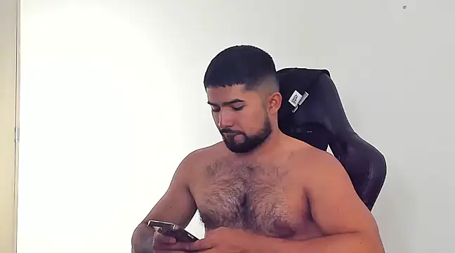 Snapshot of ethaanjones chatting on December 2024 09:26:01 PM ethaanjones online show from December 2024 09:26:01 PM