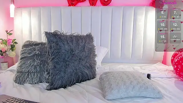 Snapshot of ivy_collins chatting on February 2025 02:31:01 AM ivy collins online show from February 2025 02:31:01 AM