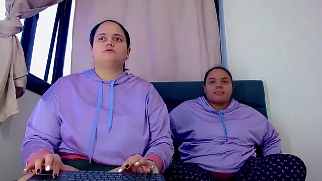 Snapshot of brunnette_hot chatting on November 2025 11:03:02 AM brunnette hot online show from November 2025 11:03:02 AM