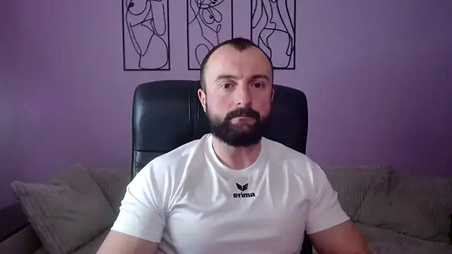 brindlefly6969 online show from April 2026 10:49:02 AM