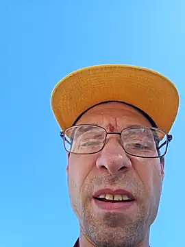 Iliketocooksquirt25 online show from October 2025 05:42:01 PM