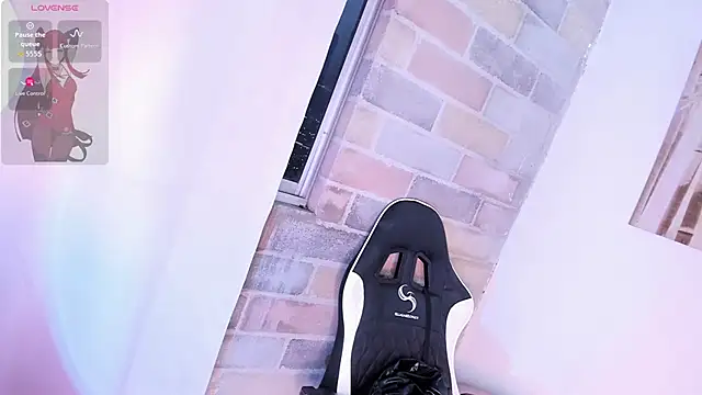 Im Scarlet online show from October 2025 11:05:01 PM