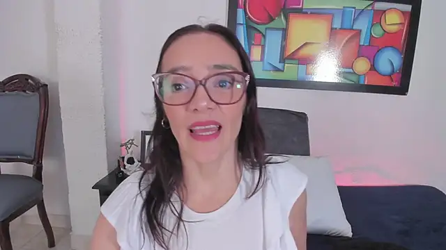 Jessica Herrera  online show from November 2025 10:20:02 PM