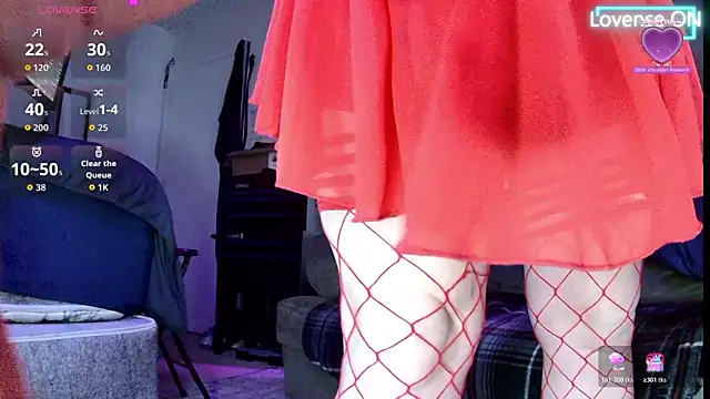 famousALYX online show from December 2025 08:21:02 AM