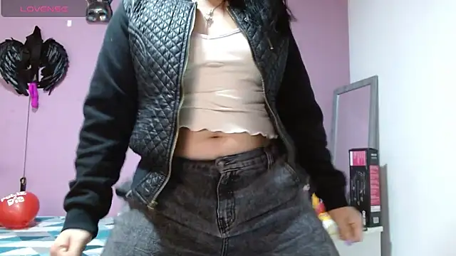 Snapshot of soniafuckboobs chatting on March 2025 12:15:02 PM soniafuckboobs online show from March 2025 12:15:02 PM