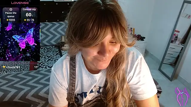 Snapshot of soniafuckboobs chatting on November 2025 12:26:01 PM soniafuckboobs online show from November 2025 12:26:01 PM