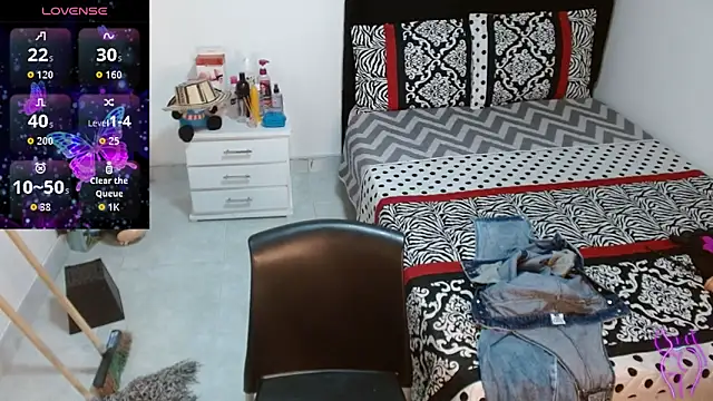 Snapshot of soniafuckboobs chatting on November 2025 01:00:02 PM soniafuckboobs online show from November 2025 01:00:02 PM