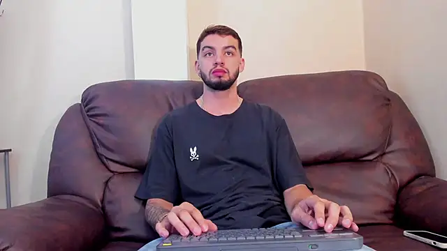 Michael magno online show from October 2025 12:54:02 AM