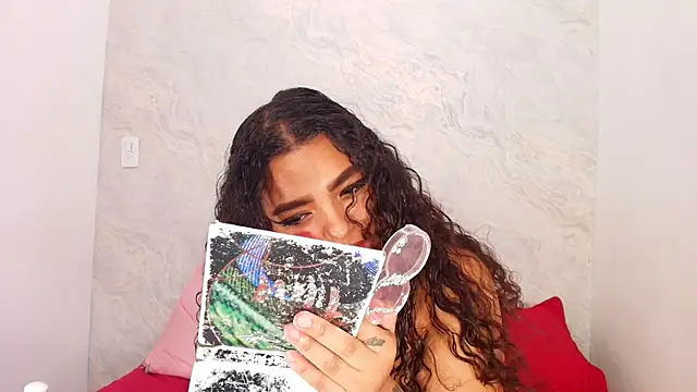 Snapshot of sofi_balvin chatting on January 2025 07:34:02 PM sofi balvin online show from January 2025 07:34:02 PM