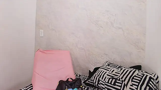 Snapshot of sofi_balvin chatting on January 2025 07:18:01 PM sofi balvin online show from January 2025 07:18:01 PM