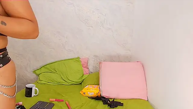 Snapshot of sofi_balvin chatting on January 2025 07:13:02 PM sofi balvin online show from January 2025 07:13:02 PM