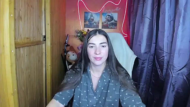 Snapshot of Fiery_Brunette_ chatting on December 2024 02:45:01 PM Fiery Brunette online show from December 2024 02:45:01 PM