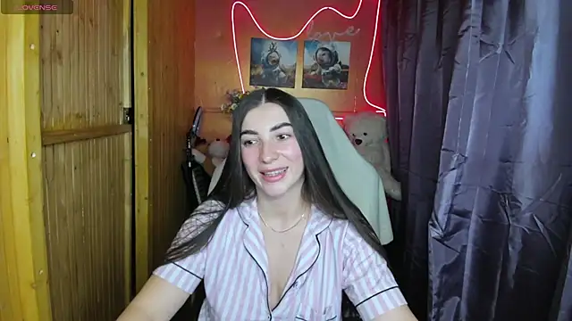 Snapshot of Fiery_Brunette_ chatting on January 2025 05:21:01 PM Fiery Brunette online show from January 2025 05:21:01 PM