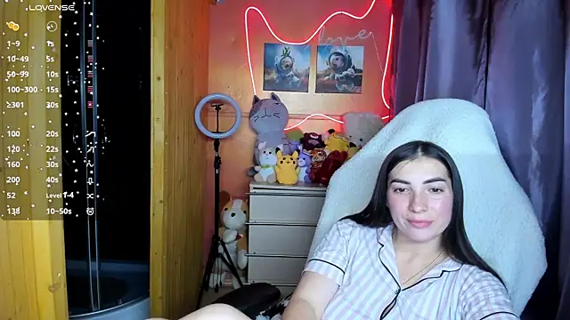 Snapshot of Fiery_Brunette_ chatting on October 2025 03:38:01 AM Fiery Brunette online show from October 2025 03:38:01 AM