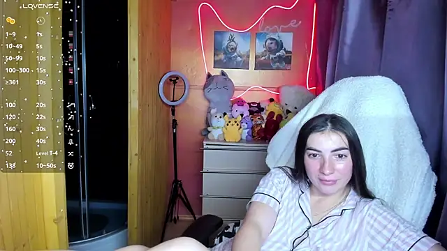 Snapshot of Fiery_Brunette_ chatting on November 2025 04:19:02 PM Fiery Brunette online show from November 2025 04:19:02 PM