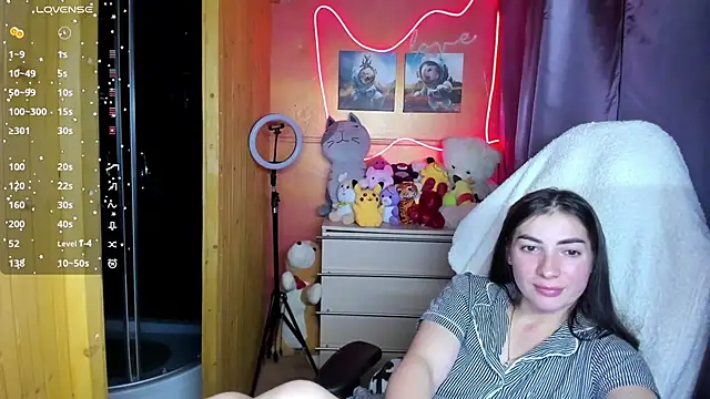 Snapshot of Fiery_Brunette_ chatting on November 2025 12:49:01 PM Fiery Brunette online show from November 2025 12:49:01 PM