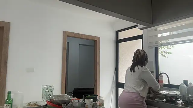 ChocolateCakeQueen online show from November 2025 04:28:02 PM