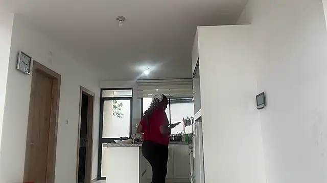 ChocolateCakeQueen online show from November 2025 02:02:01 PM