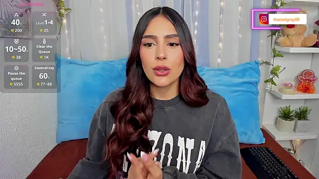 HazzelGray online show from October 2025 03:41:01 PM