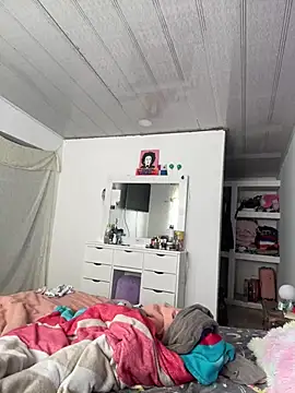 hannahb-e online show from March 2026 01:02:01 PM