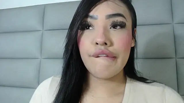 emily brontee  online show from December 2024 12:01:02 PM