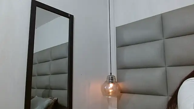 emily brontee  online show from September 2025 12:41:01 PM