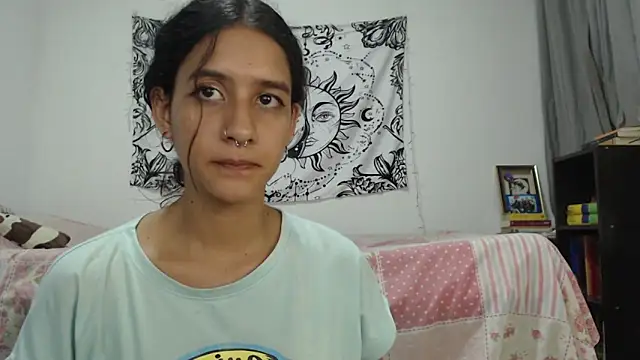 Snapshot of AlinaWoolf_ chatting on January 2025 02:29:02 AM AlinaWoolf  online show from January 2025 02:29:02 AM