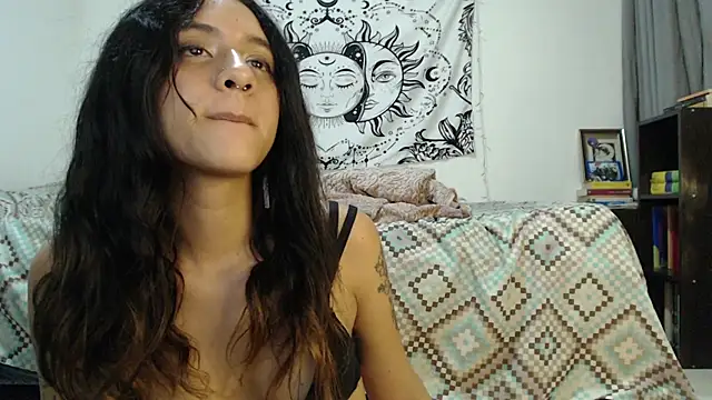 Snapshot of AlinaWoolf_ chatting on February 2025 06:48:01 AM AlinaWoolf  online show from February 2025 06:48:01 AM