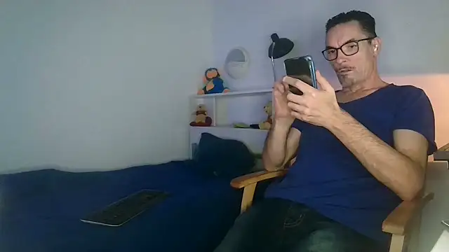 Snapshot of francky-libertin chatting on January 2025 08:17:01 PM francky-libertin online show from January 2025 08:17:01 PM