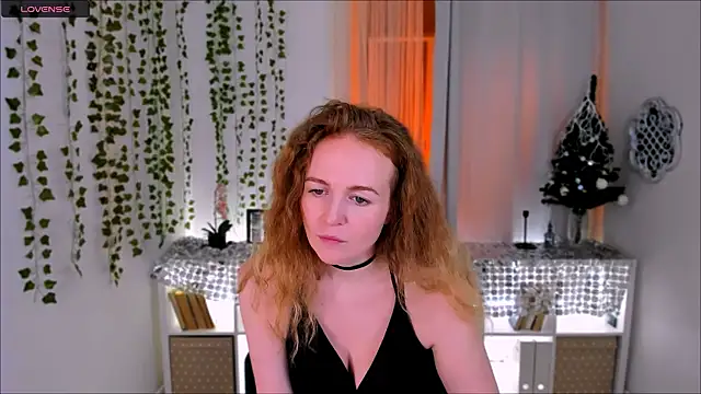 Asha Glooom online show from December 2025 04:46:02 PM