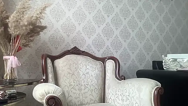 Snapshot of petitebeauty chatting on September 2025 11:10:02 AM petitebeauty online show from September 2025 11:10:02 AM